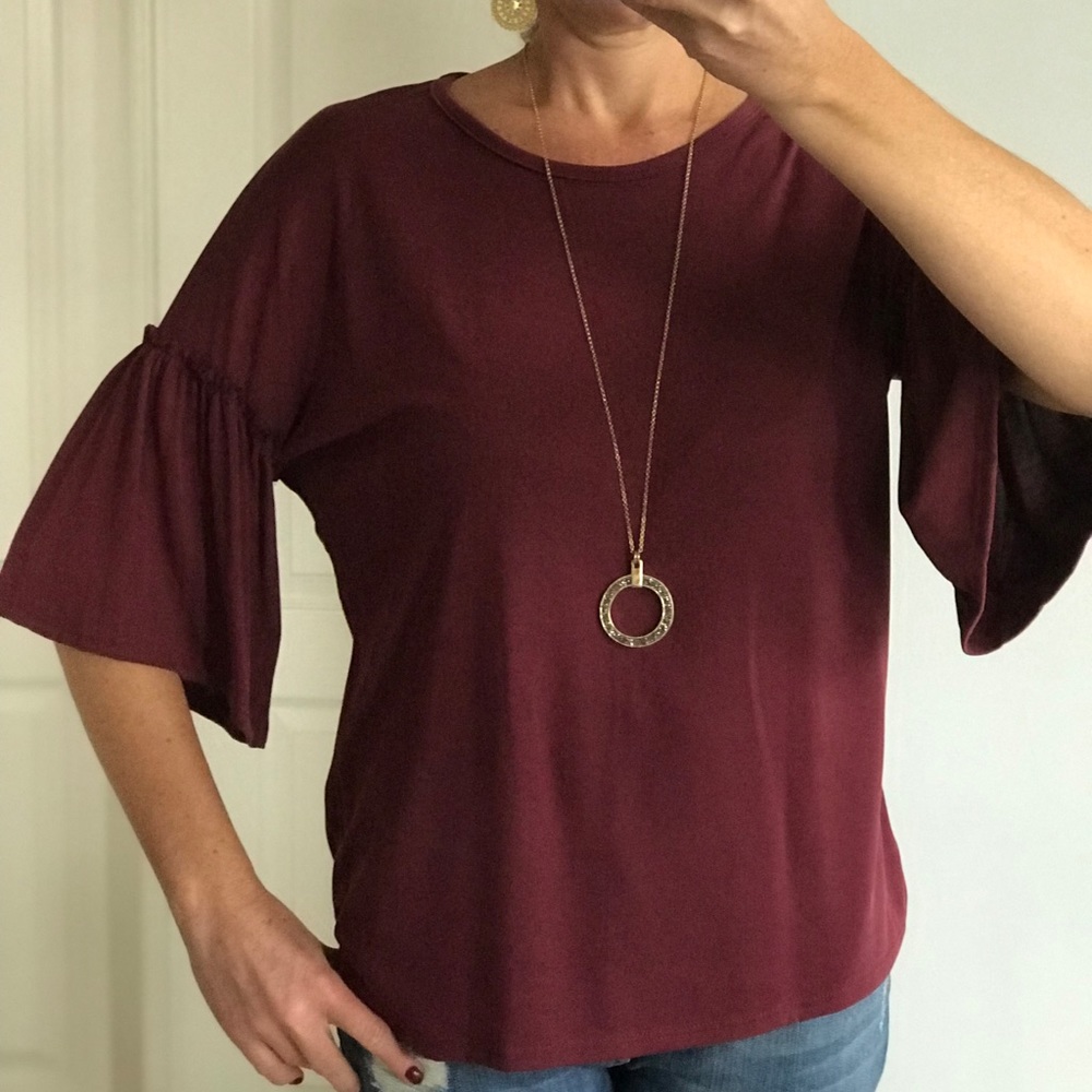 🌺1 MEDIUM🌺Wine Bell Sleeve Top - Picture 3 of 6